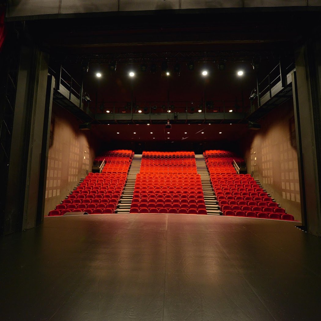 Théâtre Gaston Bernard 1